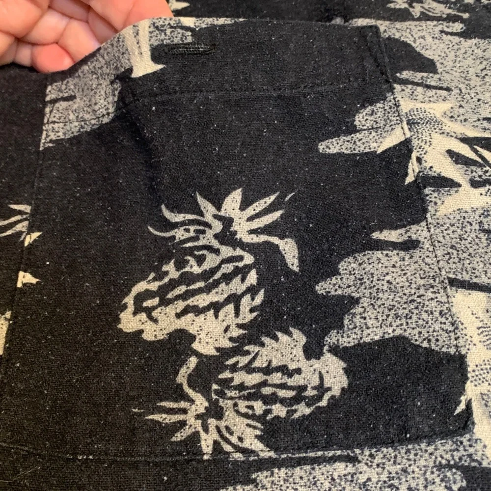 Washable Silk Men's Black and White Hawaiian Shirt - Picture 7 of 7